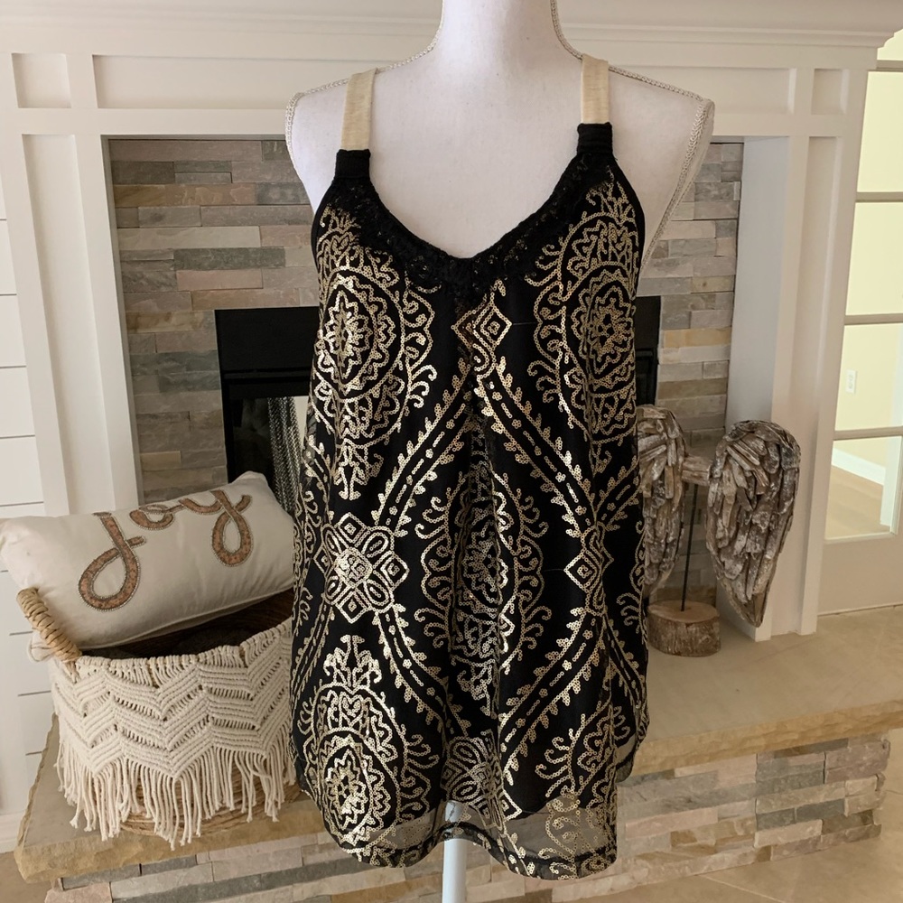 (🌷HOST PICK🌷)Xhilaration gold and black top